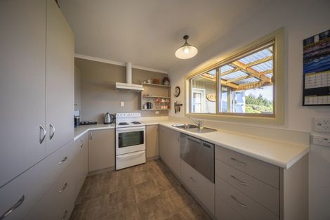 Photo of property in 6 Cathedral Drive, Manapouri, 9679