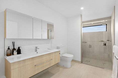 Photo of property in 18 Evergreen Parade, Rosehill, Papakura, 2113