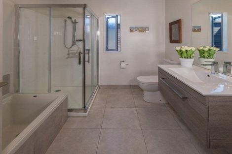 Photo of property in 19a Old Station Avenue, Wanaka, 9305