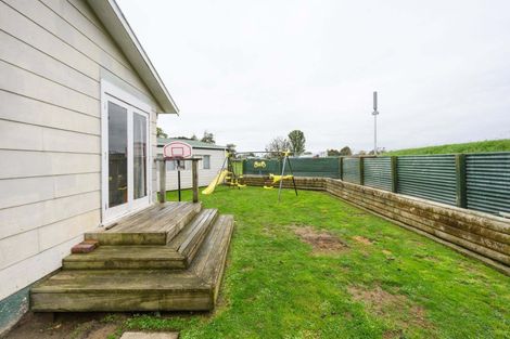 Photo of property in 17 Egmont Place, Westbrook, Palmerston North, 4412