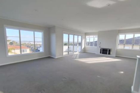 Photo of property in 56 Moyrus Crescent, East Tamaki Heights, Auckland, 2016