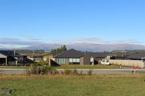 Photo of property in 35 Woodpecker Street, Lake Hawea, 9382