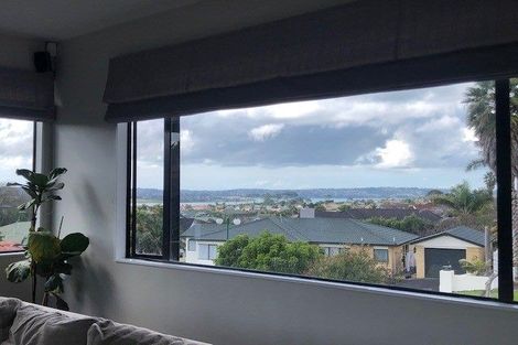 Photo of property in 3 Francesca Place, West Harbour, Auckland, 0618