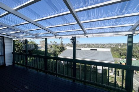 Photo of property in 1/13 Target Road, Totara Vale, Auckland, 0629