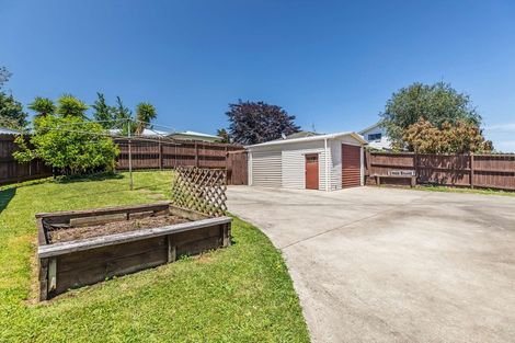 Photo of property in 15 Howden Street, Waiuku, 2123