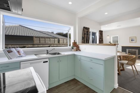 Photo of property in 33 Upjohn Street, Brooklands, New Plymouth, 4310