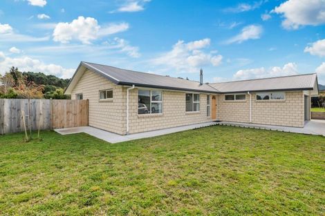 Photo of property in 6 Kanuka Grove, Kinloch, Taupo, 3377