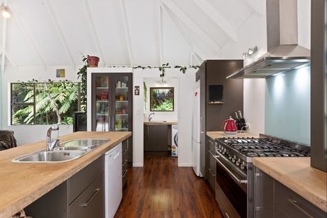 Photo of property in 38 Glenelg Road, Red Beach, 0932