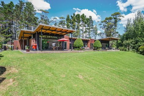 Photo of property in 66 Brownhill Road, Whitford, Manurewa, 2576