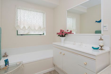 Photo of property in 111 Blake Boulevard, Papamoa Beach, Papamoa, 3118