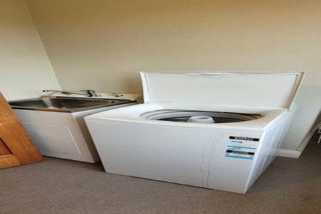 Photo of property in 32 Victoria Road, New Plymouth, 4310