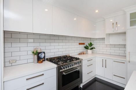 Photo of property in 7 Tower Place, Fitzherbert, Palmerston North, 4410