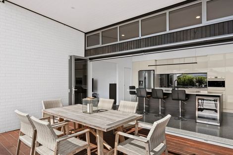 Photo of property in 2 Makura Drive, Papamoa Beach, Papamoa, 3118