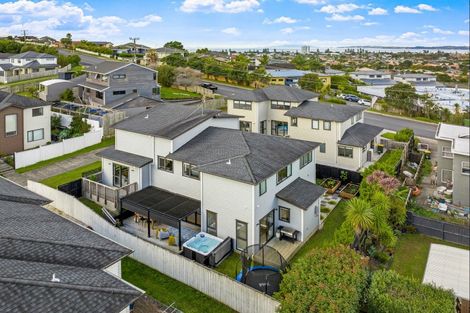 Photo of property in 1 Crompton Place, Orewa, 0931