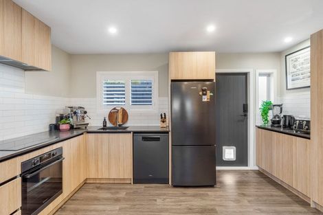 Photo of property in 2/321 Triangle Road, Massey, Auckland, 0614