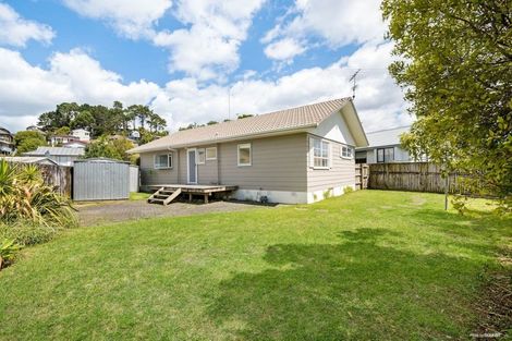 Photo of property in 35 Barbados Drive, Unsworth Heights, Auckland, 0632