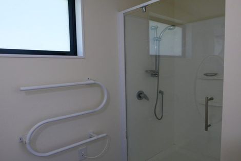 Photo of property in 21 Tiromoana Road, Raumati South, Paraparaumu, 5032