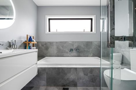 Photo of property in 13/15 Onukutara Place, Huntington, Hamilton, 3281