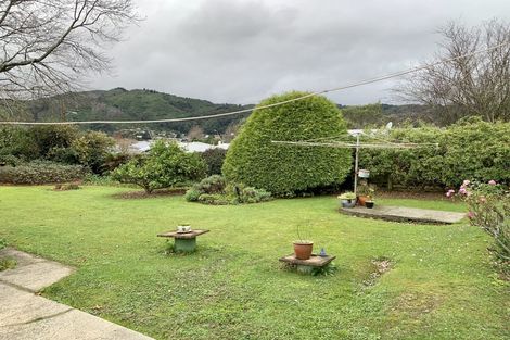 Photo of property in 32 Fraser Street, Wainuiomata, Lower Hutt, 5014