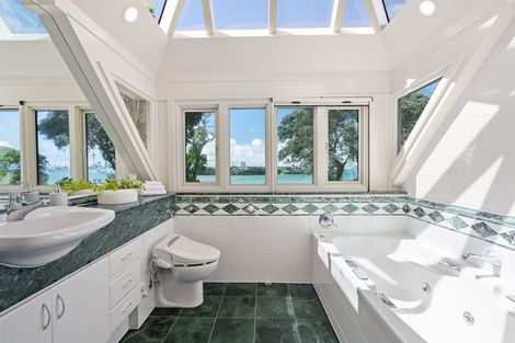 Photo of property in 7 Marine Terrace, Bayswater, Auckland, 0622