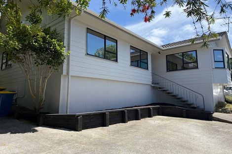 Photo of property in 8 Landow Place, Henderson, Auckland, 0612