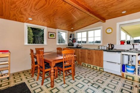 Photo of property in 395 Courtenay Road, Charing Cross, Christchurch, 7671