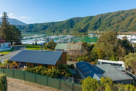 Photo of property in 27 Lawrence Street, Havelock, 7100