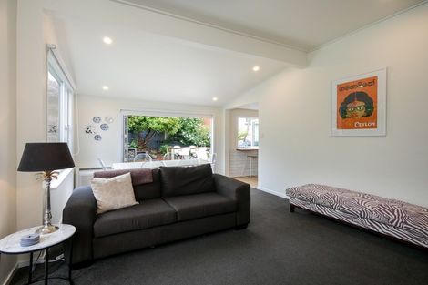 Photo of property in 114 Highgate, Roslyn, Dunedin, 9010