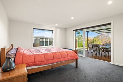 Photo of property in 2 Chatham Street, Waihola, Milton, 9073