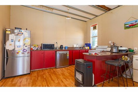 Photo of property in 1 Clifton Terrace, West End, Timaru, 7910