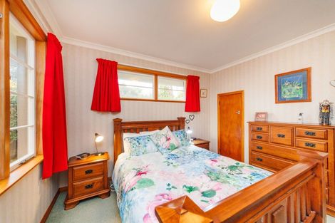 Photo of property in 30 Saint Albans Avenue, Hokowhitu, Palmerston North, 4410
