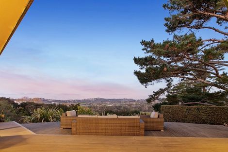 Photo of property in 1 Whangaparaoa Road, Red Beach, 0932