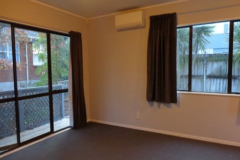 Photo of property in 2/13 Craigbank Avenue, New Lynn, Auckland, 0600