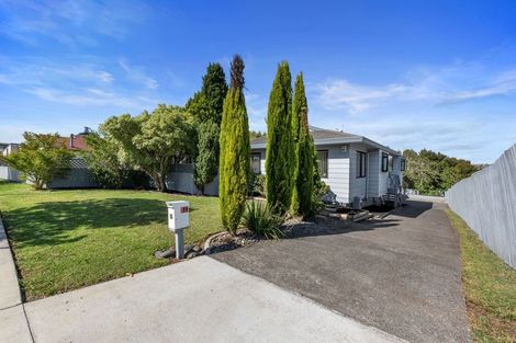 Photo of property in 37 Gosford Drive, Botany Downs, Auckland, 2010