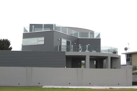 Photo of property in 18 Roy Terrace, Moturoa, New Plymouth, 4310