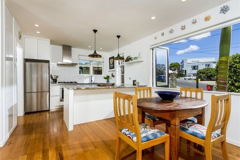 Photo of property in 2 Leander Road, Bayswater, Auckland, 0622