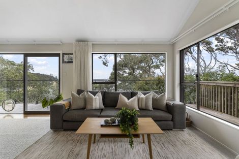 Photo of property in 2/106 Island Bay Road, Beach Haven, Auckland, 0626