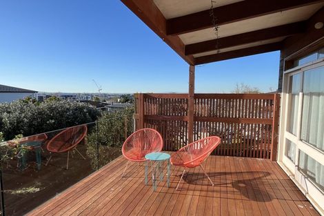 Photo of property in 69 Potter Avenue, Northcote, Auckland, 0627