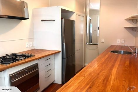 Photo of property in 108 Oriental Parade, Oriental Bay, Wellington, 6011