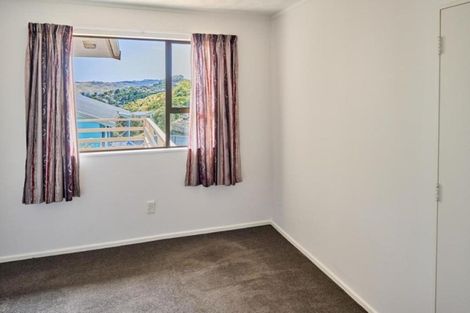 Photo of property in 31 Omapere Street, Whitby, Porirua, 5024