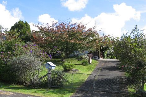 Photo of property in 15 Justin Place, Te Atatu Peninsula, Auckland, 0610