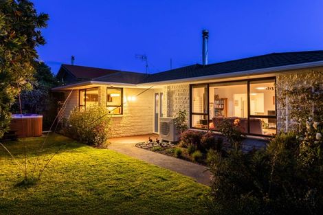 Photo of property in 60 Makora Road, Otaihanga, Paraparaumu, 5036