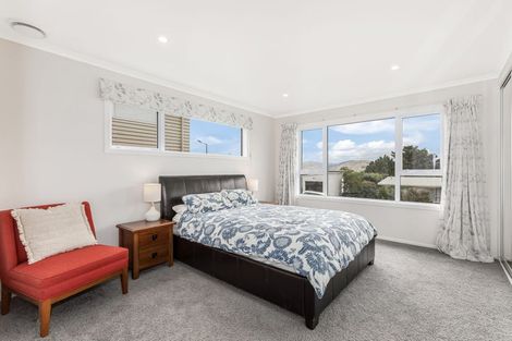Photo of property in 118 Kahu Road, Paremata, Porirua, 5024