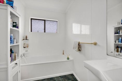 Photo of property in 31 Kamahi Avenue, Hawera, 4610