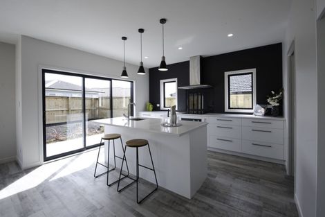 Photo of property in 17 Papa Orchard Drive, Kumeu, 0810