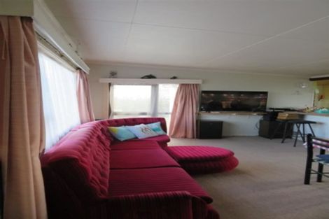 Photo of property in 493 Waikawa-curio Bay Road, Curio Bay, Tokanui, 9884