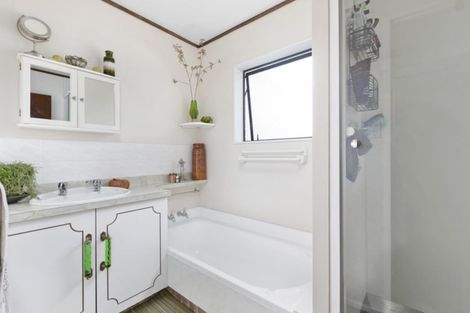 Photo of property in 2/8 Inverell Place, Mount Maunganui, 3116