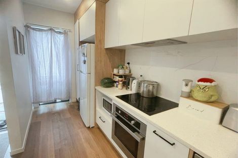 Photo of property in 8 Korokio Lane, Henderson, Auckland, 0612