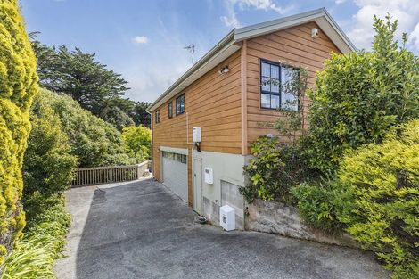 Photo of property in 10 Joseph Banks Drive, Whitby, Porirua, 5024