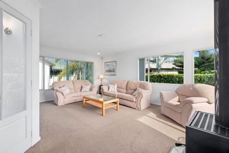 Photo of property in 26 Tornado Place, West Harbour, Auckland, 0618
